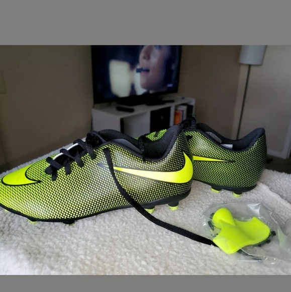 Men's Nike Soccer Cleats Shoes Neon Yellow Size 6y - Picture 1 of 6